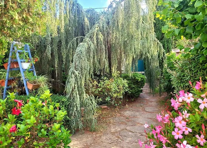 Ecrin De Verdure De 45 M2 - A 400m - Jardin, Parking Prive, Wifi Ле-Брюск